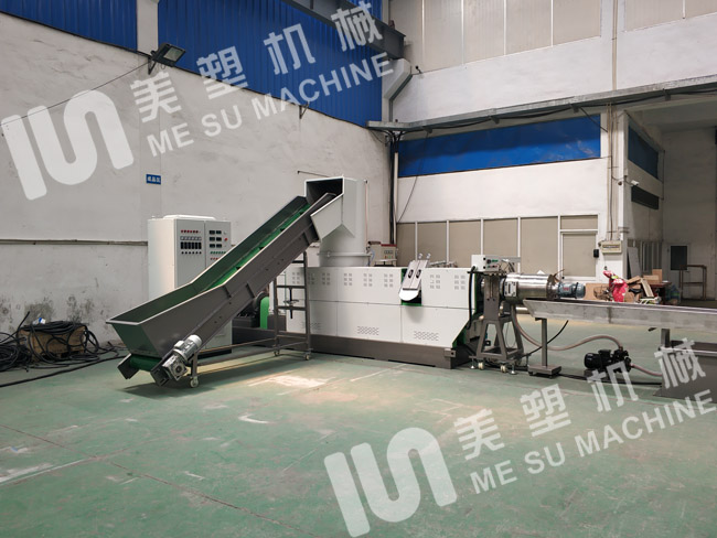 PP編織袋擠干切粒機(jī)開機(jī)注意事項(xiàng)